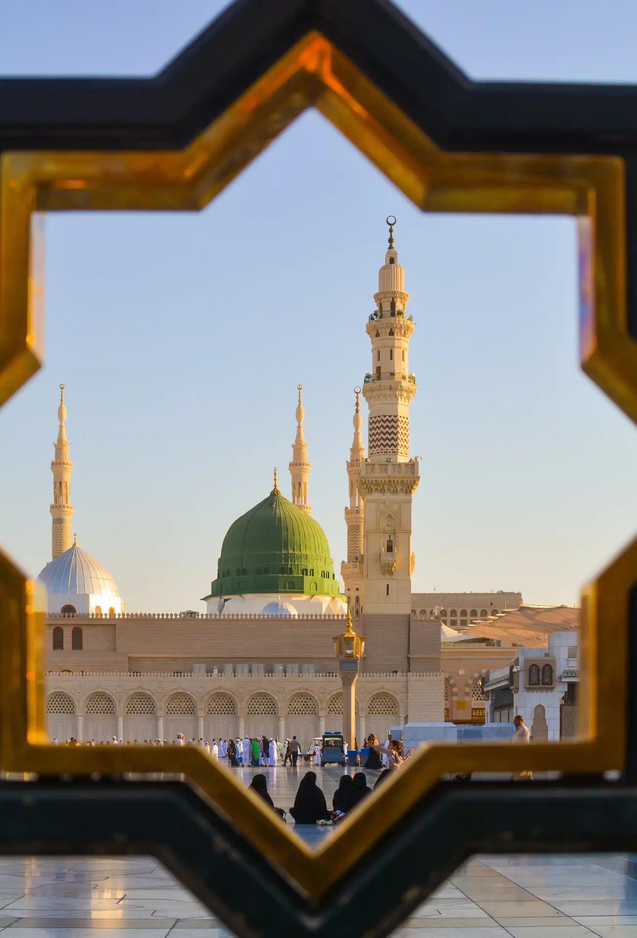Al-Masjid an-Nabawi de noche, en Medina